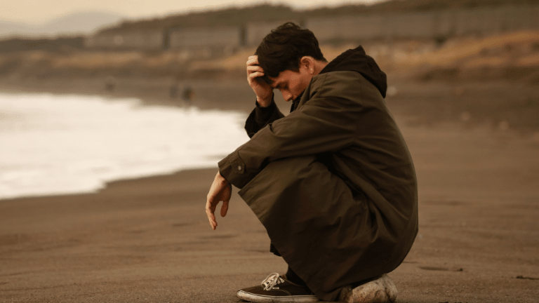 Εποχική κατάθλιψη. Γιατί νιώθω μόνος το καλοκαίρι;