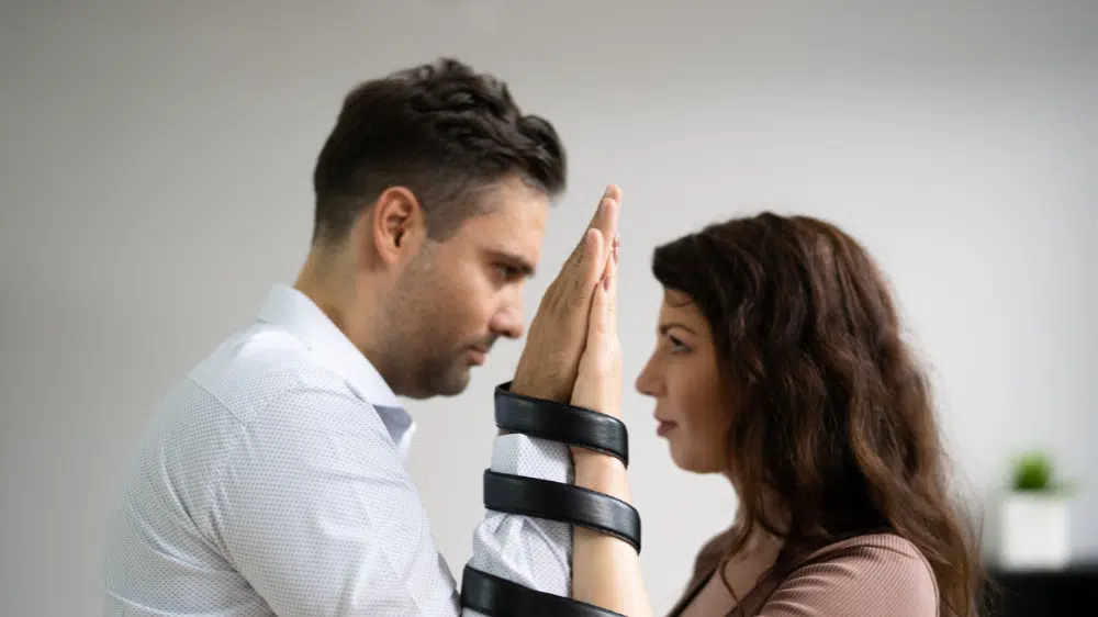 Γιατί μένουμε σε τοξικές σχέσεις  mytherapist©