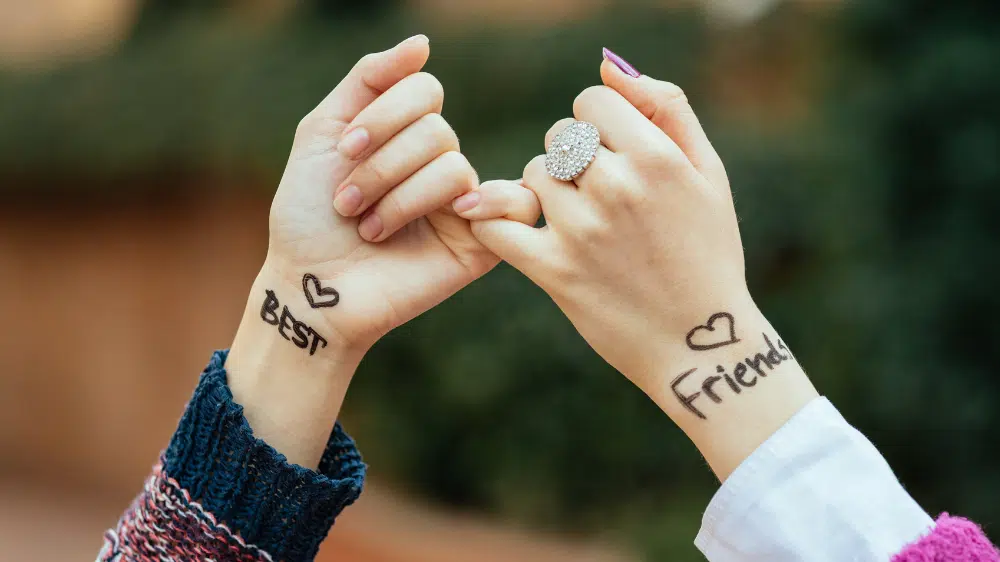 Συναισθηματικη εξαρτηση απο φίλους  mytherapist©