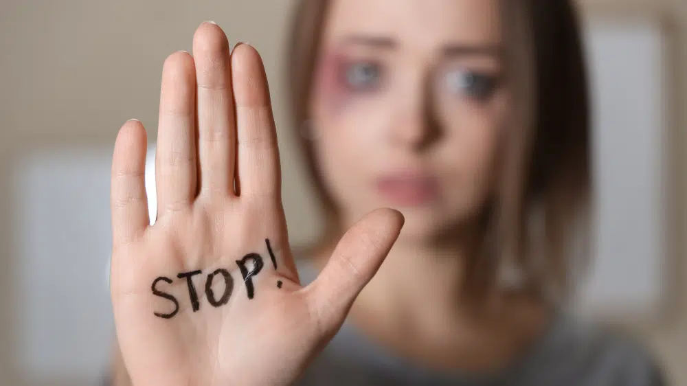 ενδοοικογενιακή βία  mytherapist©